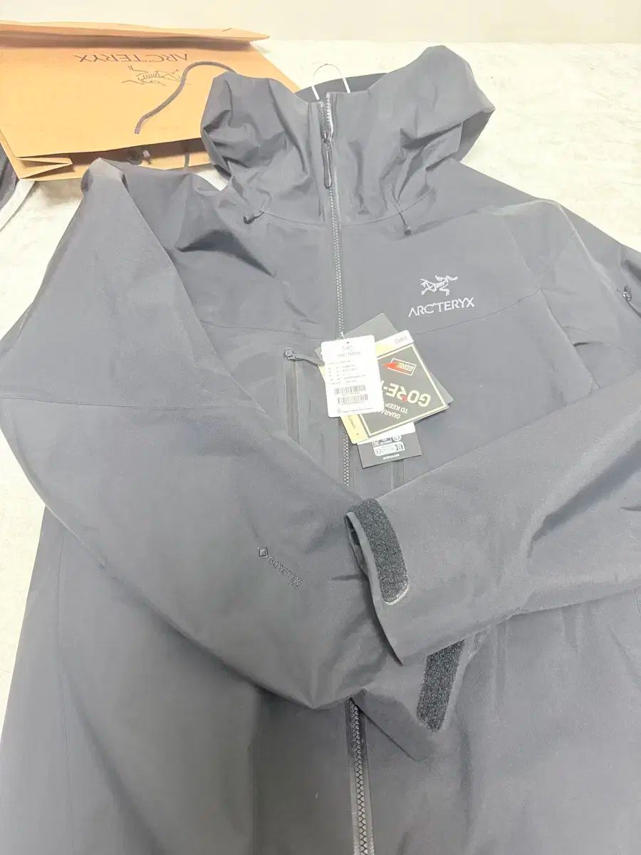 ARC TERYX アークテリクス アルファSV XL ブラック ARC TERYX アークテリクス ベータ パンツ ブラックL-s