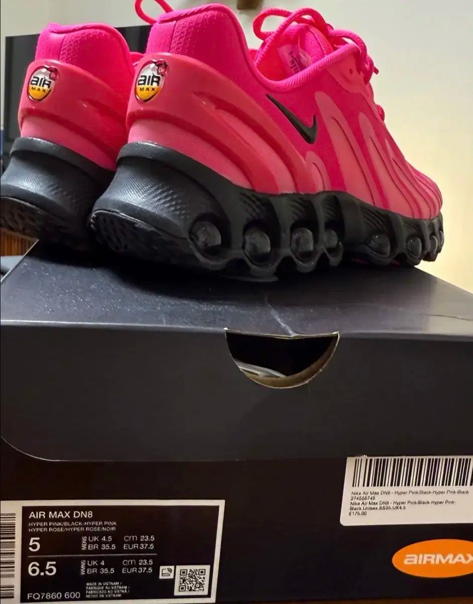 NIKE Air max Dn 8 hyper pink black