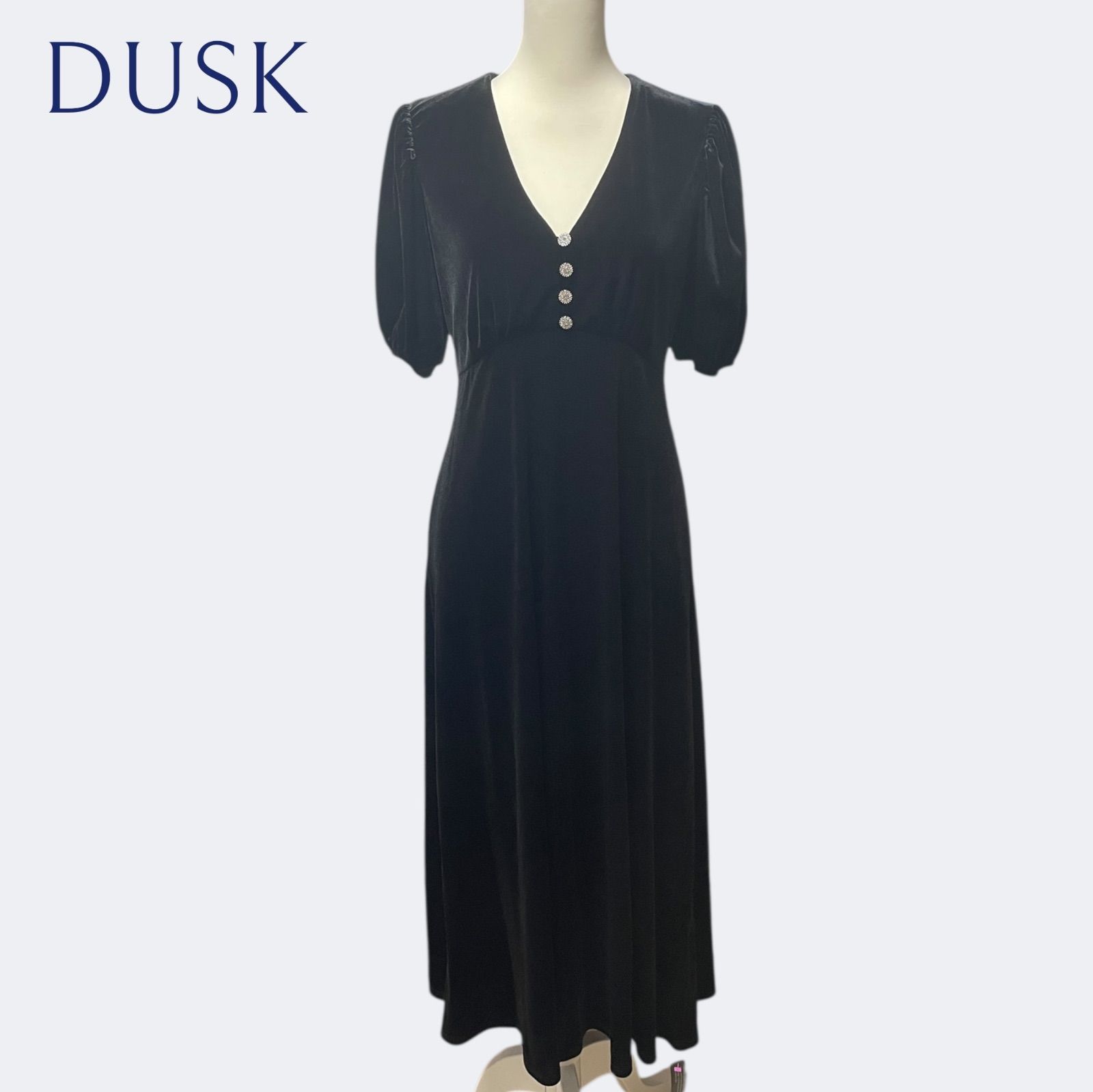 DUSK ダスク 秋冬ブラックベルベットお洒落ボタンのロングフ ドレス ML
