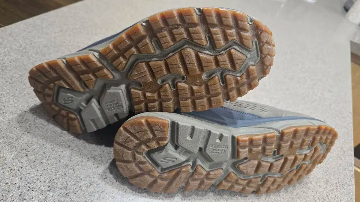 スケッチャーズ スリップイン