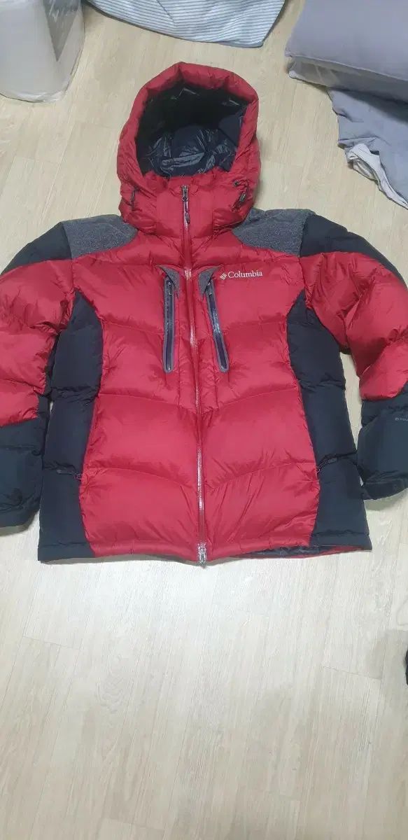 Columbia レッド ブラック グースダウン 必須アイテム ダウン 100