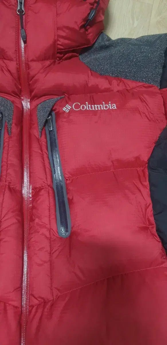 Columbia レッド ブラック グースダウン 必須アイテム ダウン 100