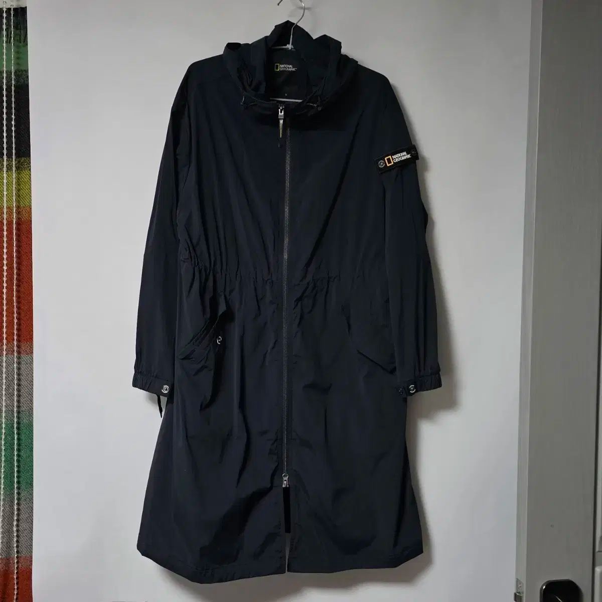 90 S 55 66 ナショナルジオグラフィック ロング フード ウィンドブレーカー