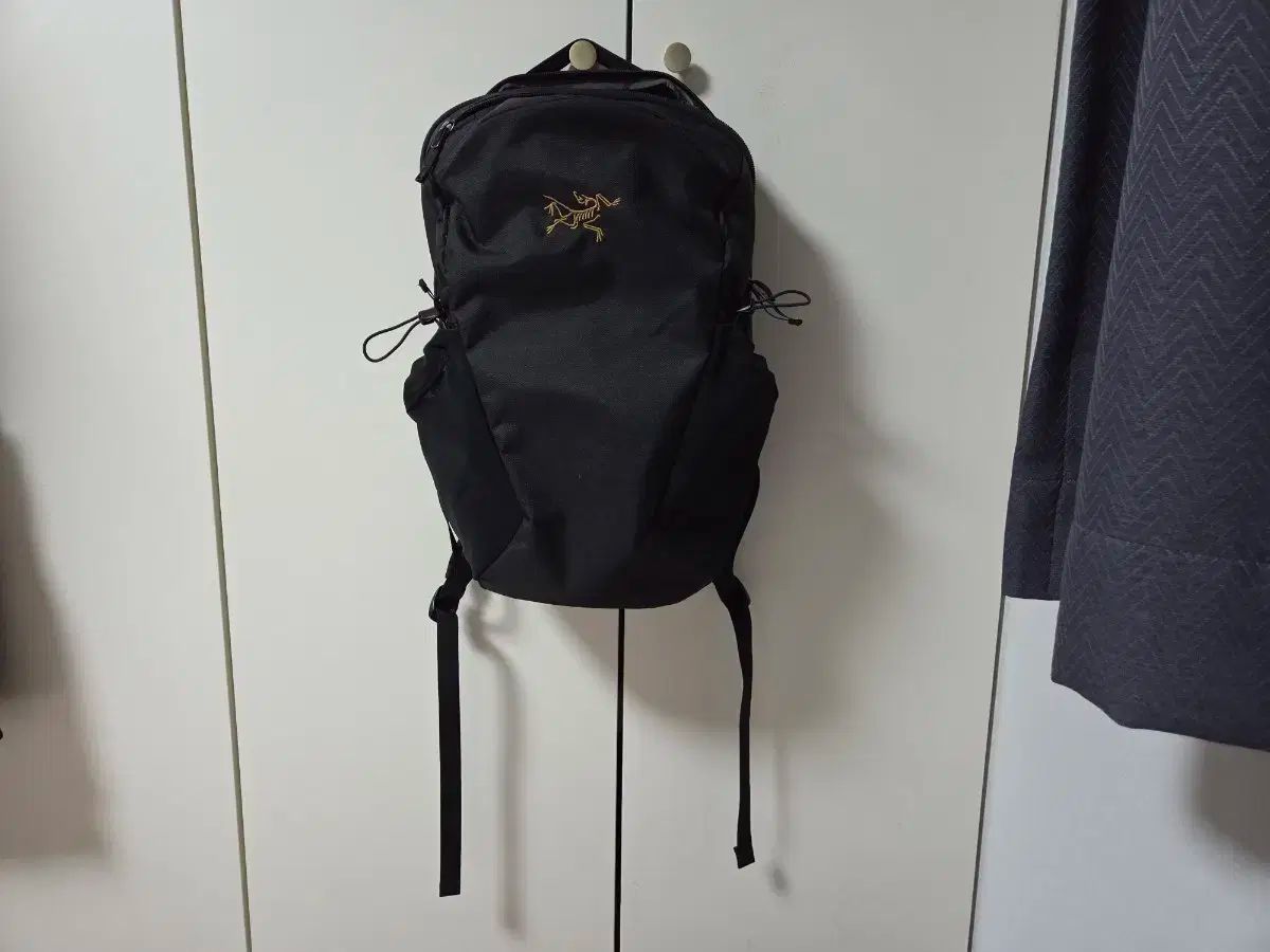 マンティス16 ブラック Tシャツ