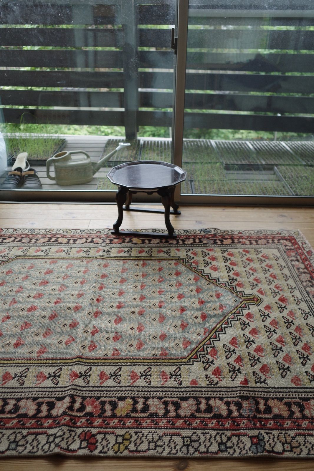 ウシャク産 ヴィンテージラグ