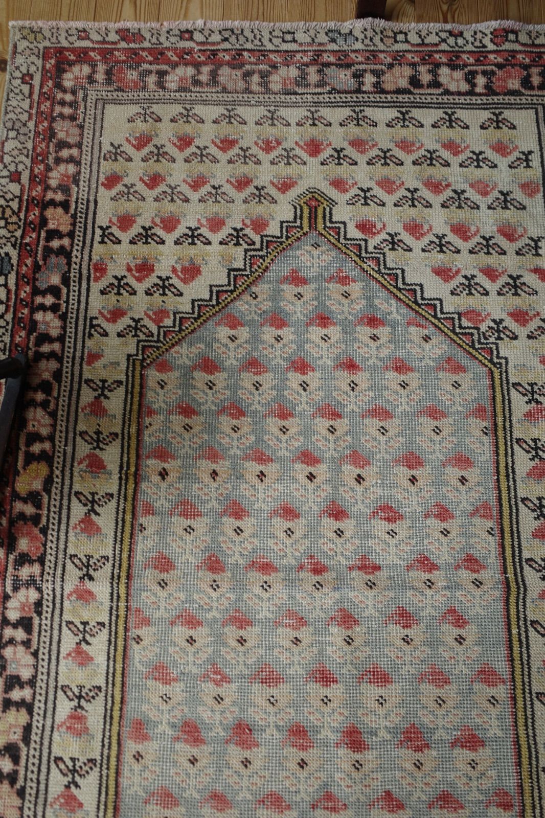 ウシャク産 ヴィンテージラグ