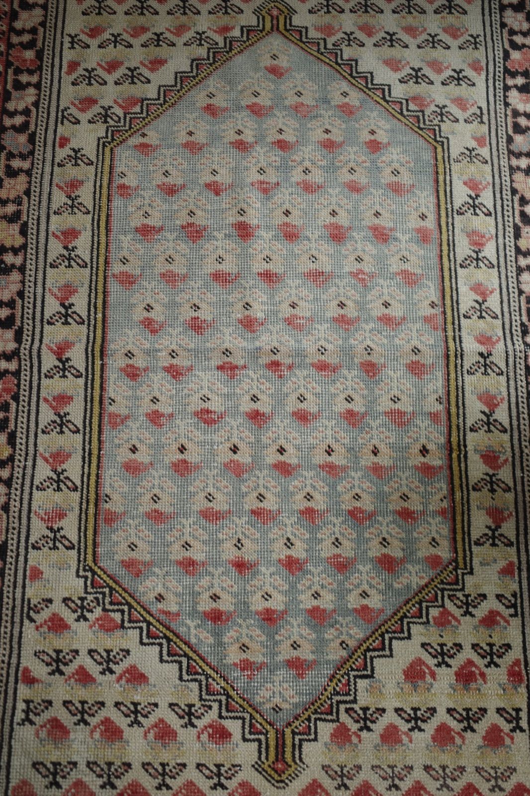 ウシャク産 ヴィンテージラグ