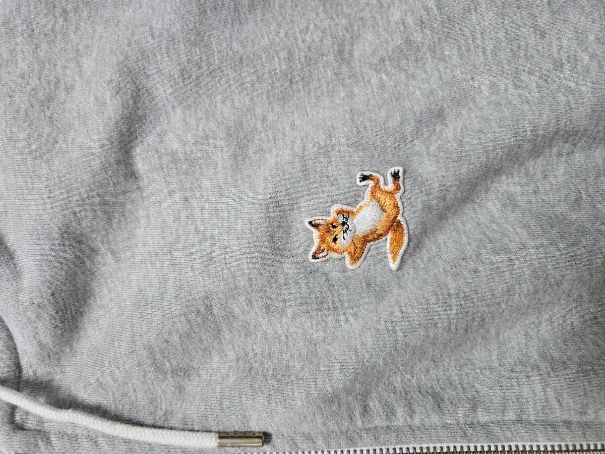  メゾンキツネ ジップアップフーディー パーカー トップス