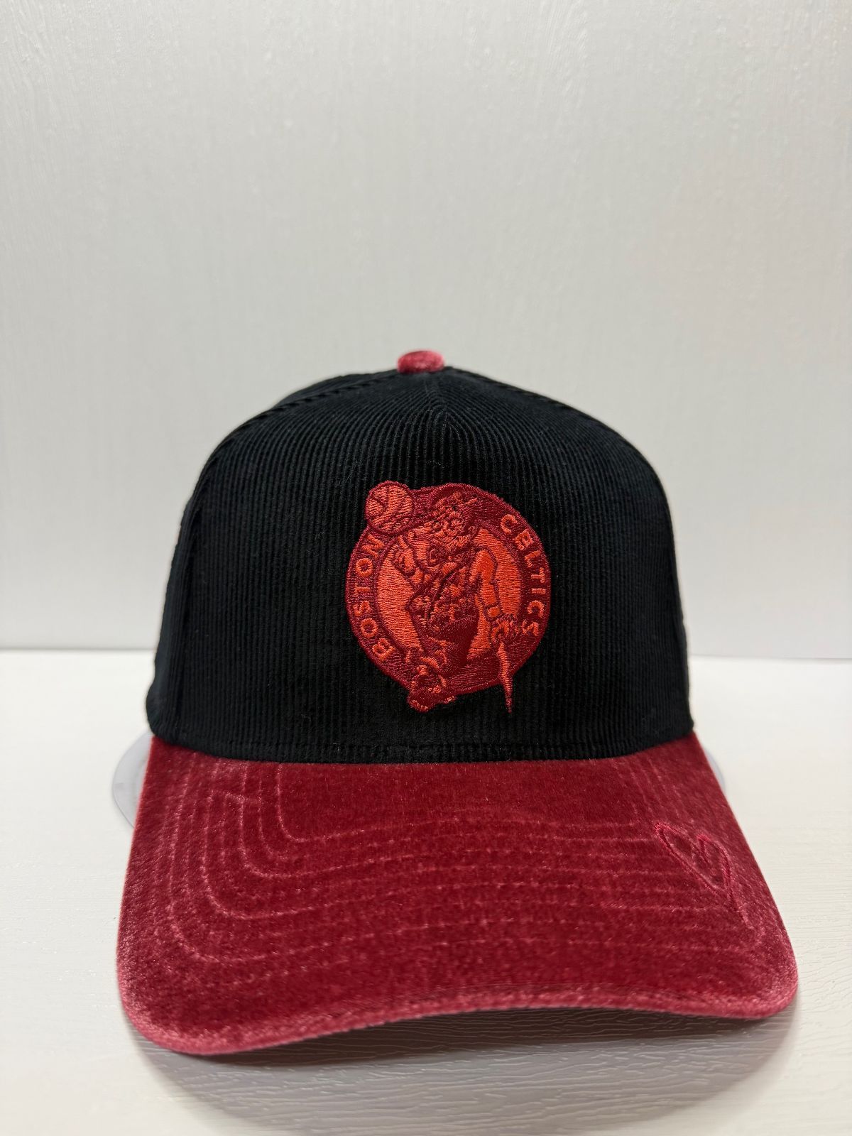 Newera ボストンセルティックス バレンタインデー 9forty A-FRAME スナップバックキャップ ツートン