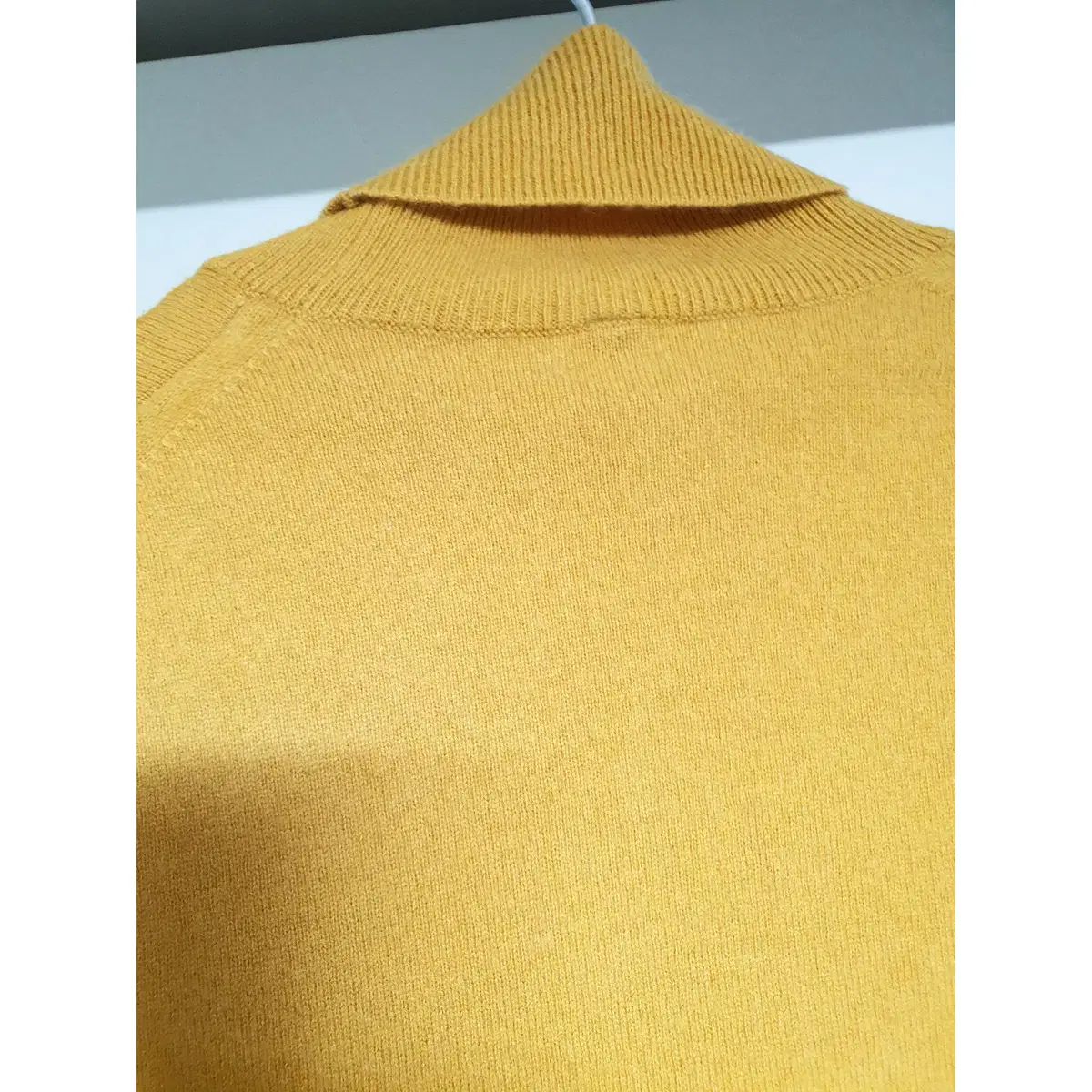  UNIQLO マスタードイェロー レディース M～Lサイズ カシミア タートルネック 長袖 ニット セーター