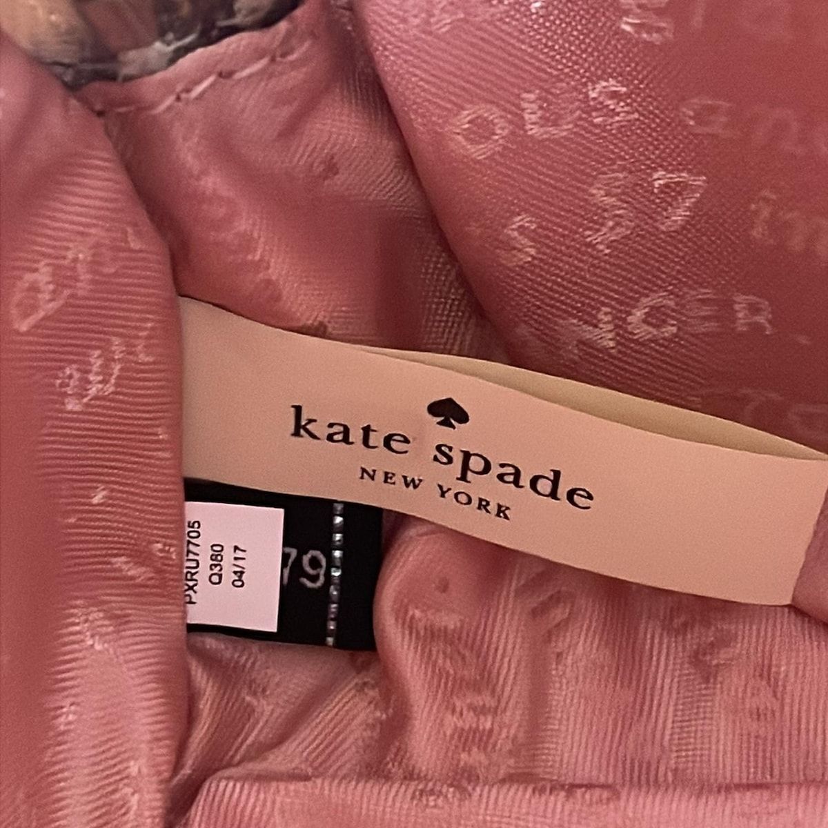 ベージュ×ゴールド