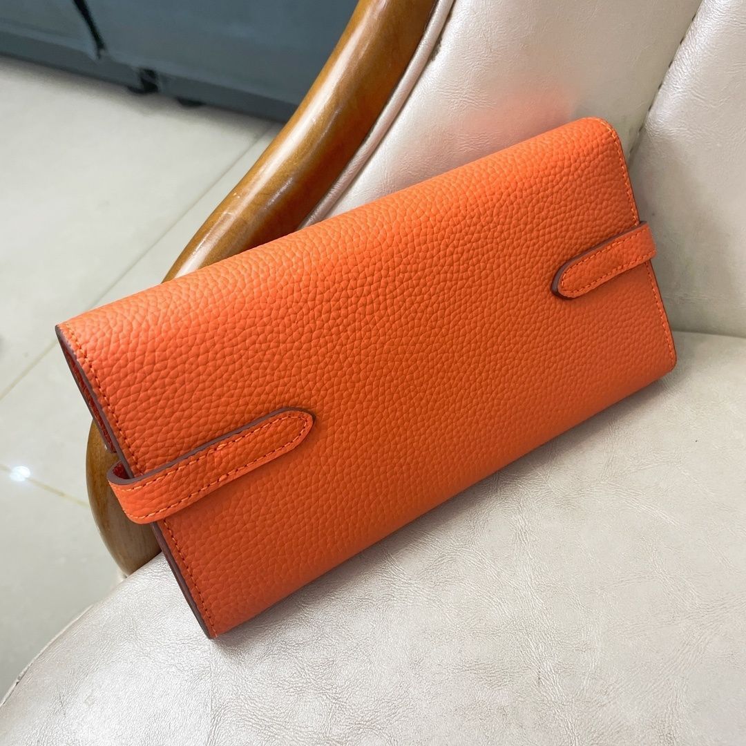 最終お値引き！HERMES エルメス　本革　美品 最終値下げ】 人気 HERMES エルメス 長財布 小銭入れ - メルカリ