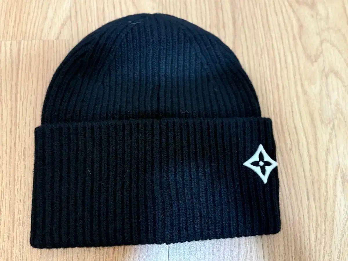 か*い様 LOUIS VUITTON ブラックニット帽 か*い様 LOUIS VUITTON ブラック