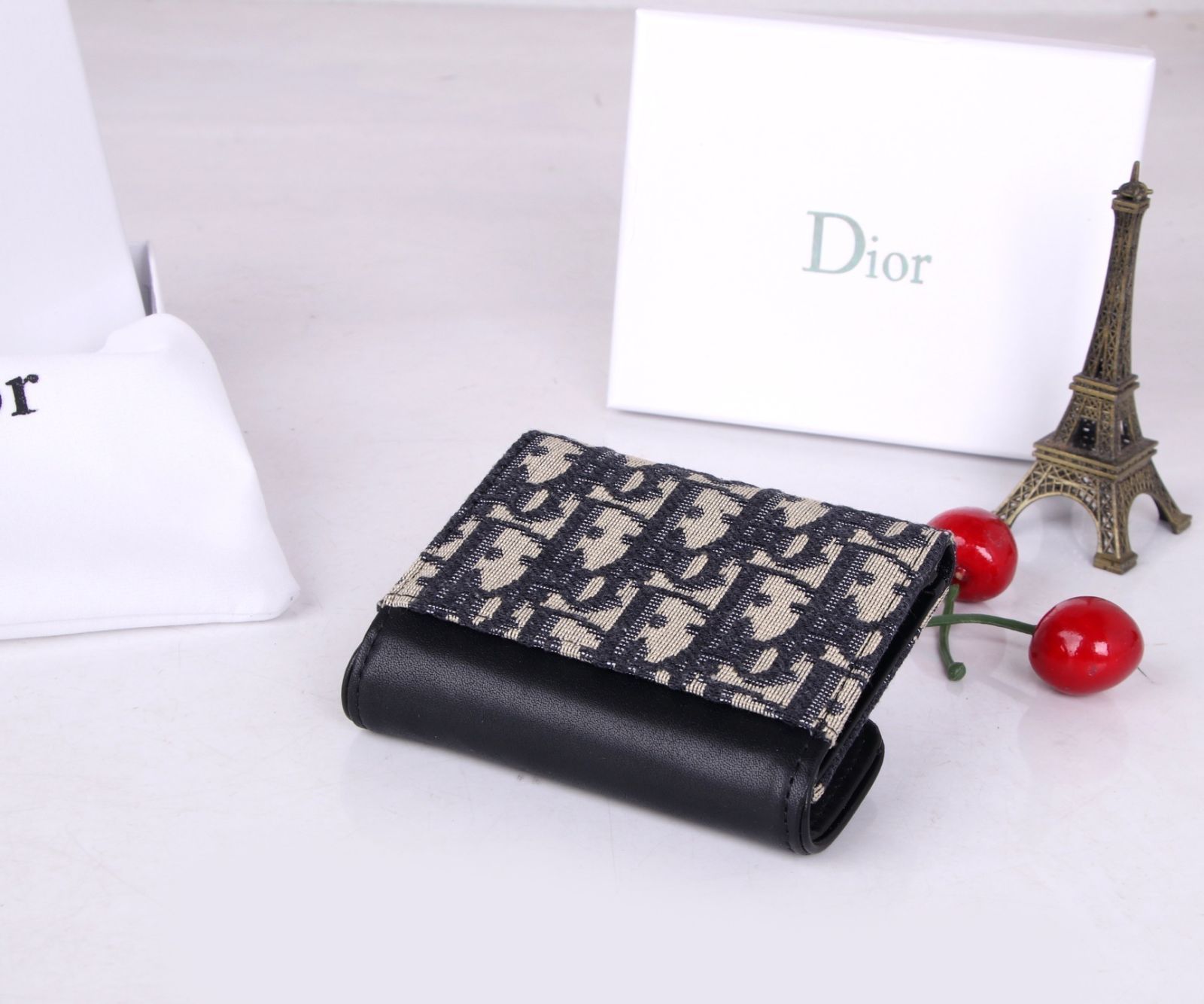 新製品 本日特価 Christian Dior クリスチャンディオール 折り