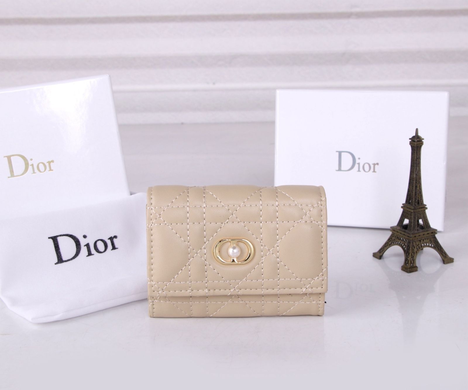 人気 超美品 Christian Dior クリスチャンディオール 折り財布