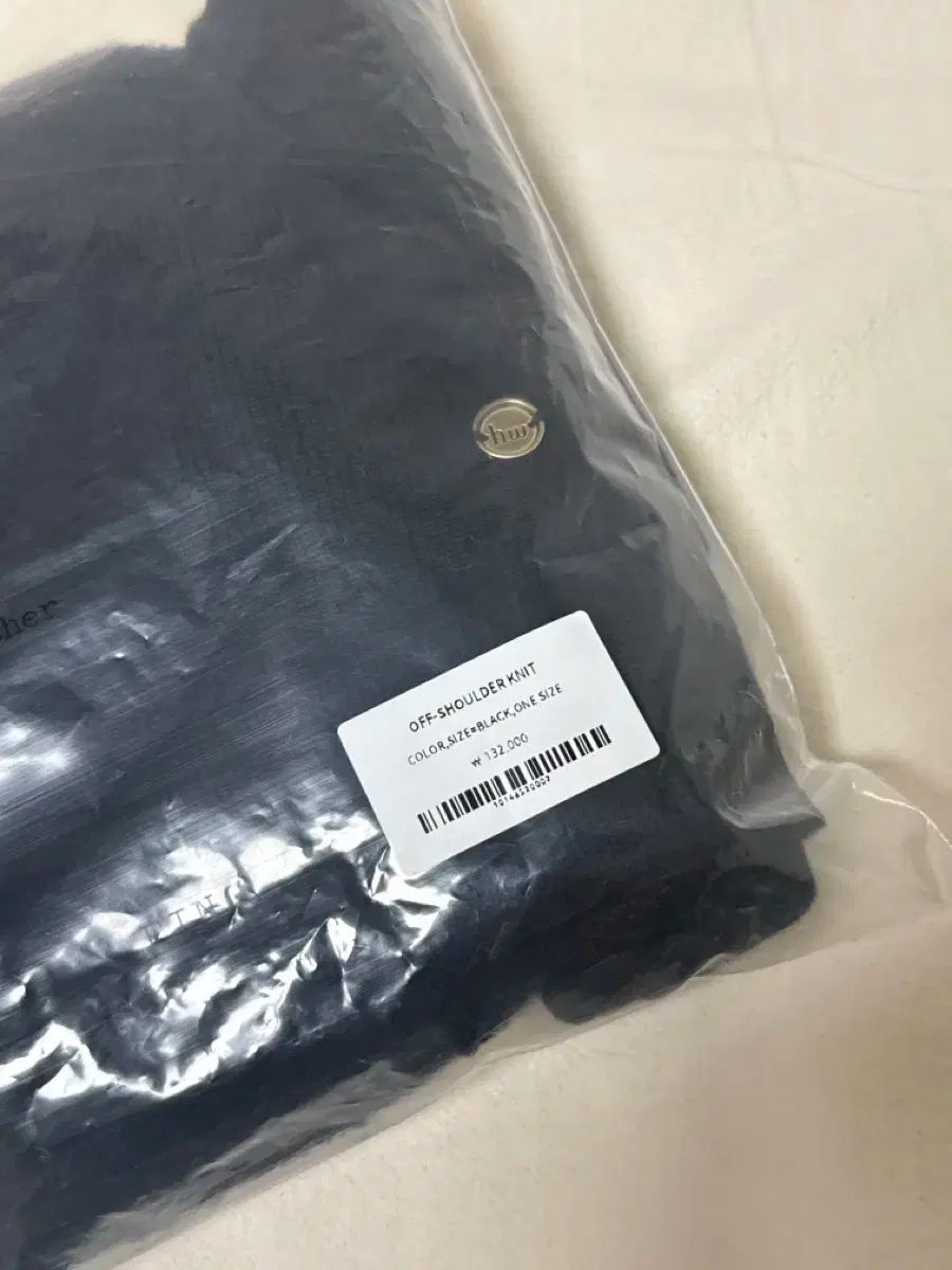 ホワス オフショルダー ニット ブラック