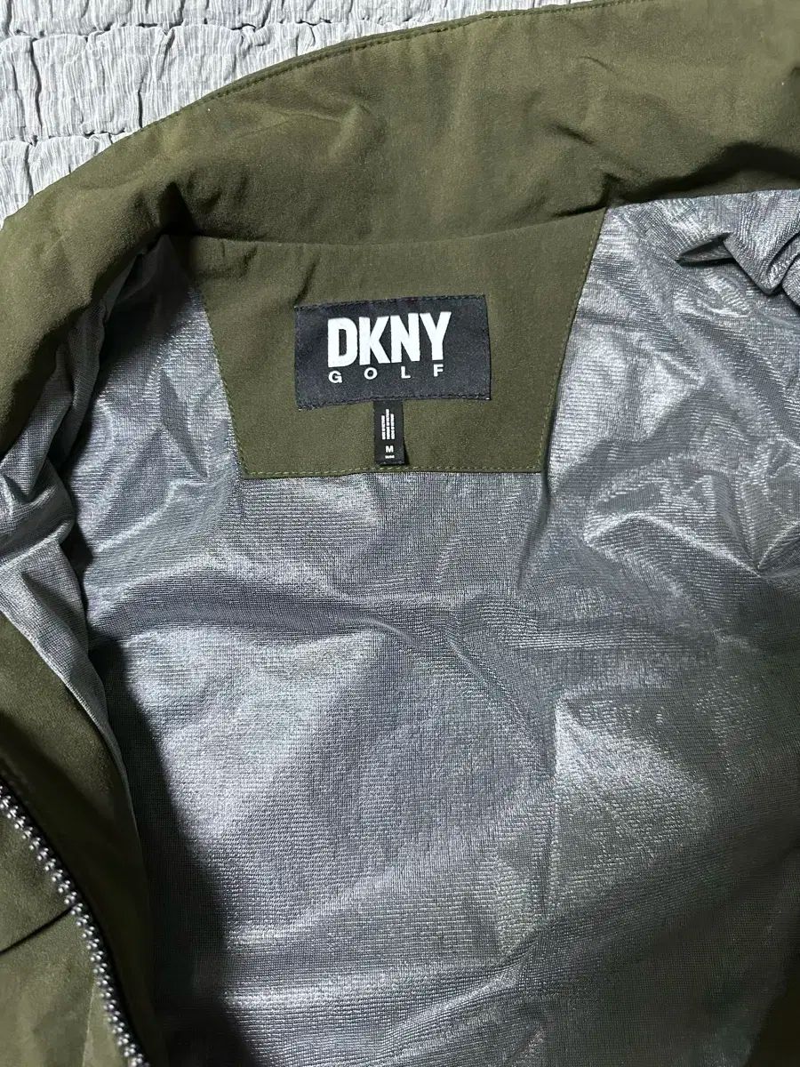 ウィンドブレーカー ジャケット