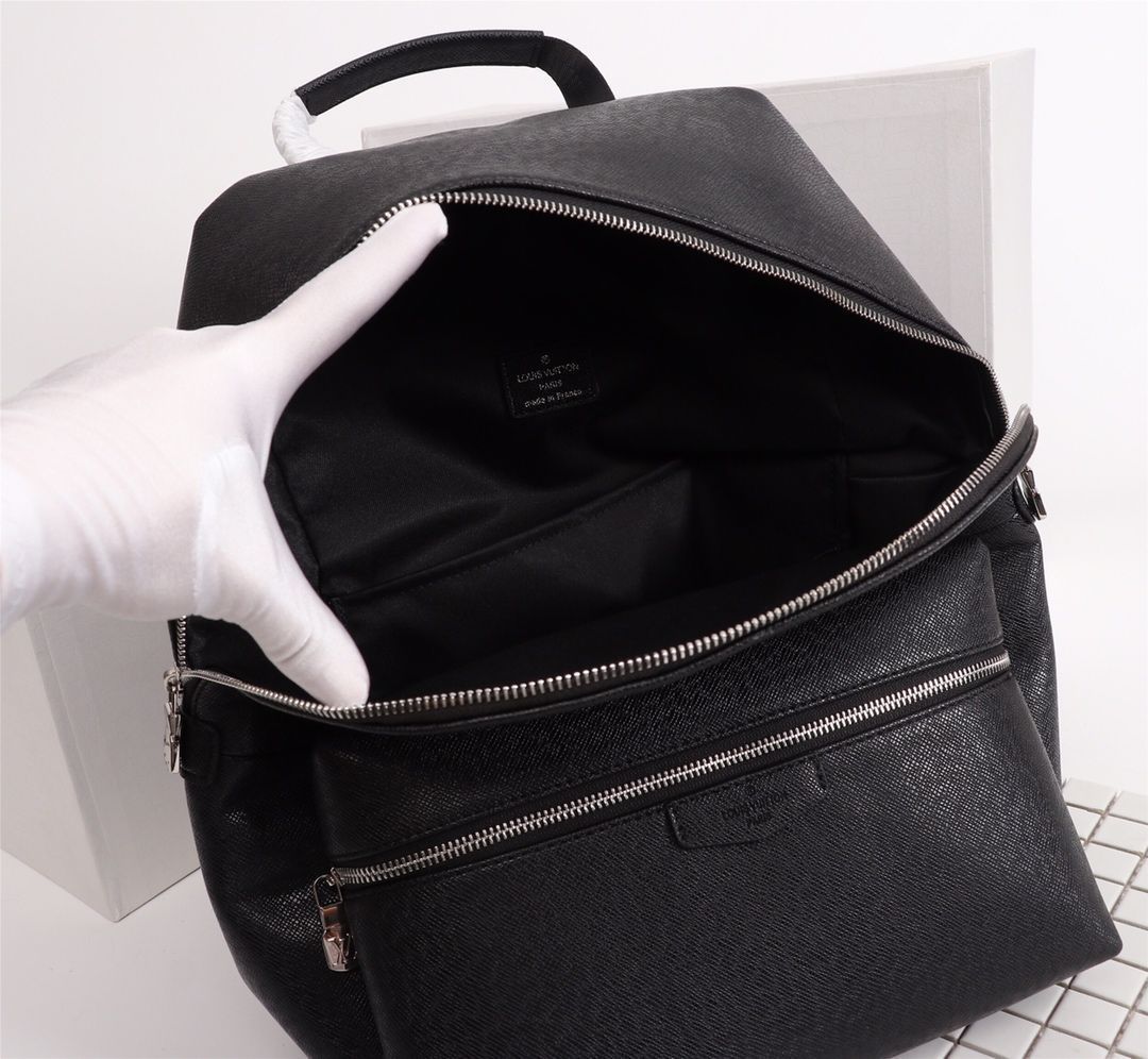 ☆美品☆ ルイヴィトン タイガ バックパック M33450 RFID ブラック 1240001021610_10.jpg