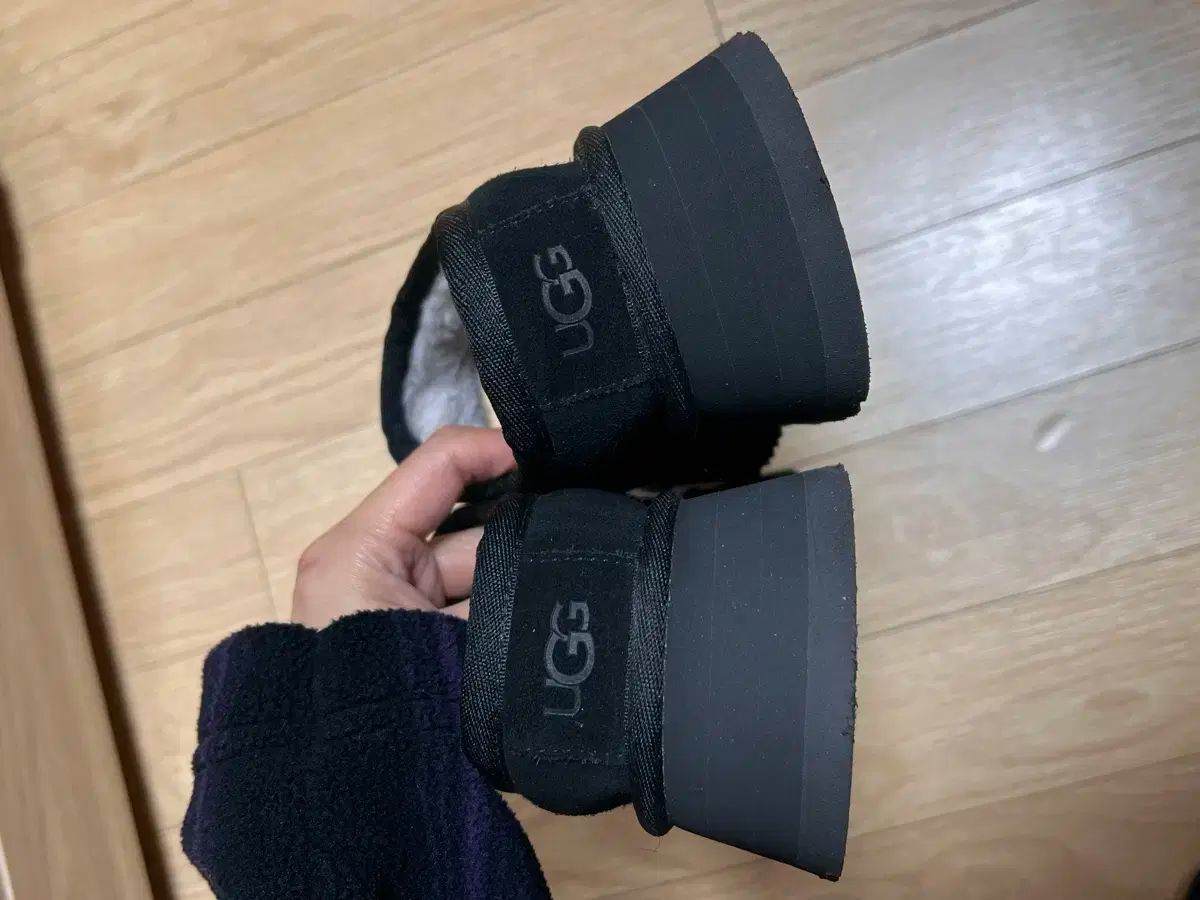 アメリカ UGG アグ ブラック メリージェーン 240 VIA