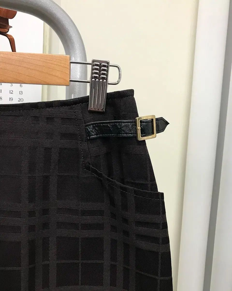 バーバリー ブラウン バックル チェック スカート