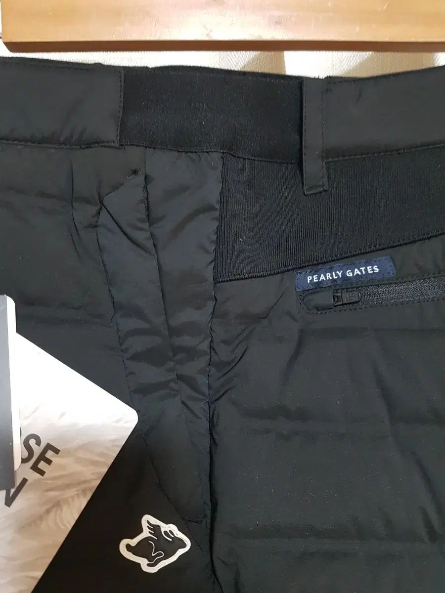 軽量ダウンパンツ