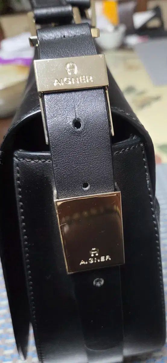 AIGNER ブラック CHECK 柄 クロスバック