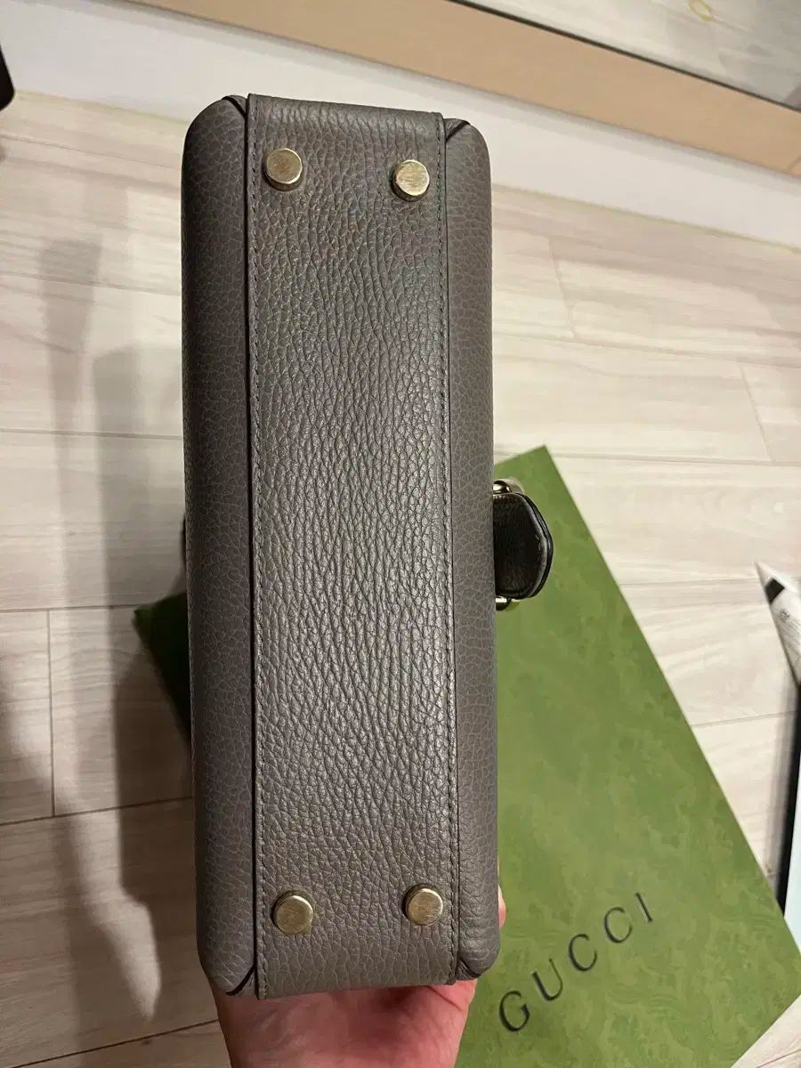 ショルダーバッグ