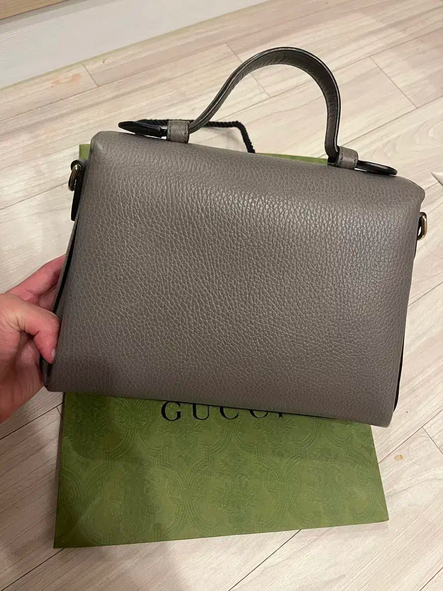 ショルダーバッグ