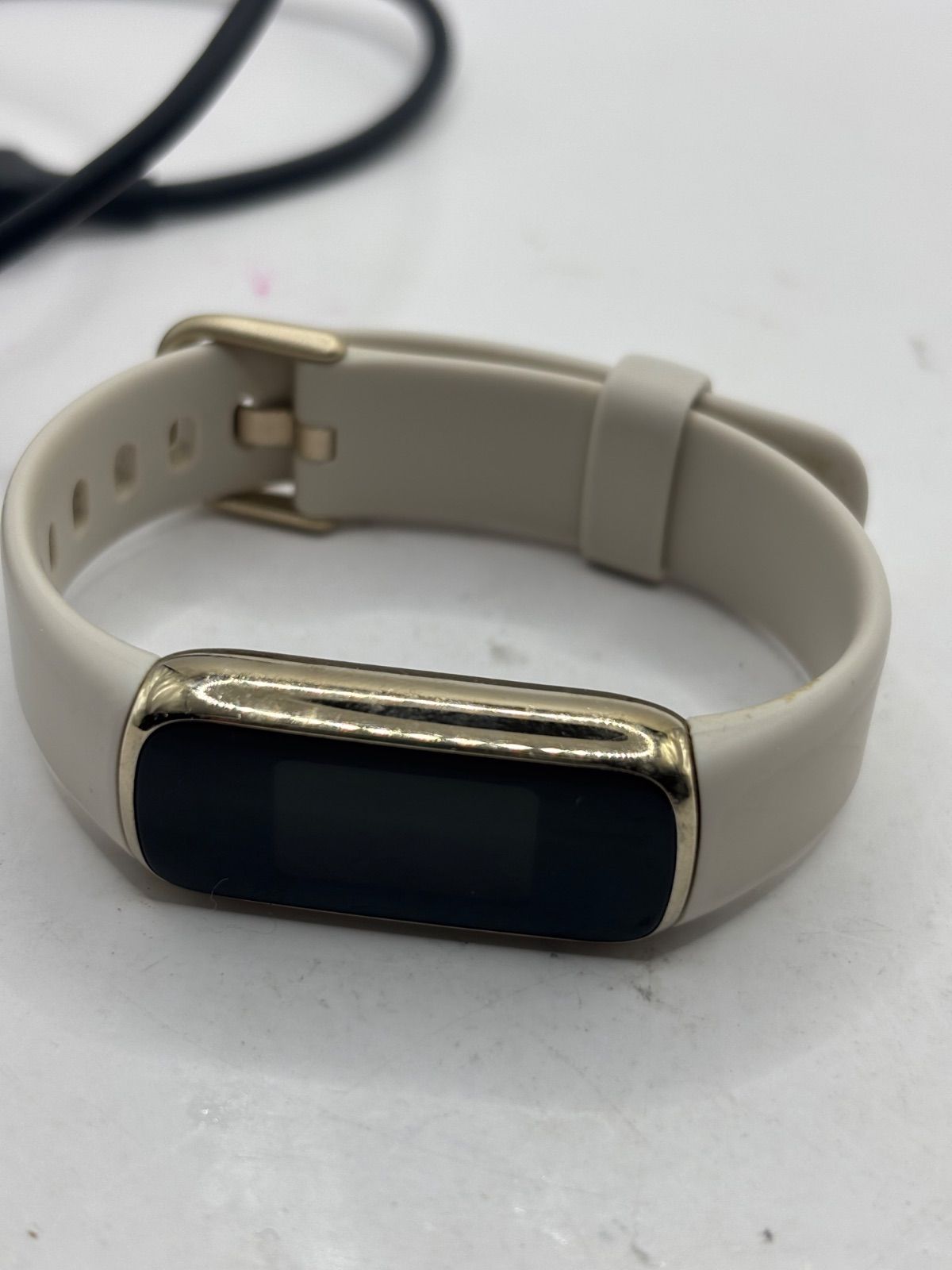 Fitbit Luxe ルナホワイト/ソフトゴールド フィットビット スマート 