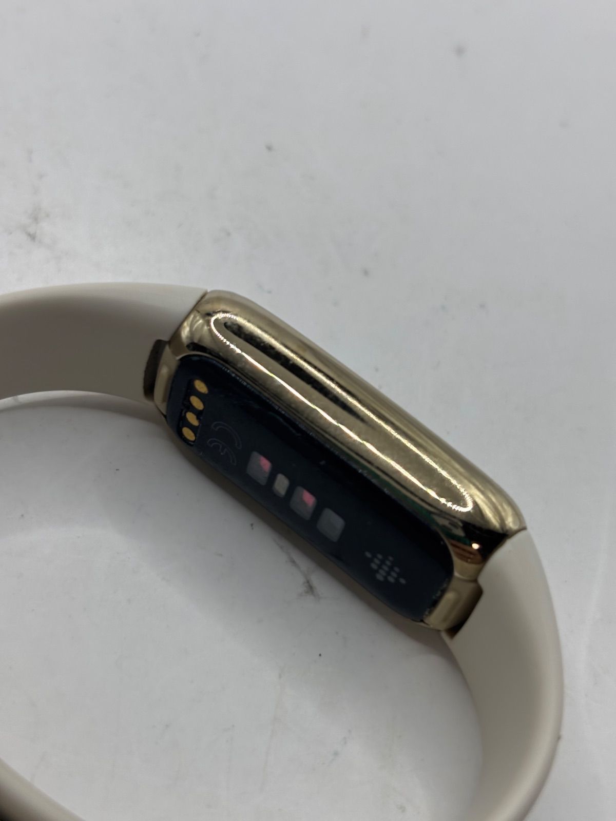 Fitbit Luxe ルナホワイト/ソフトゴールド フィットビット スマート 