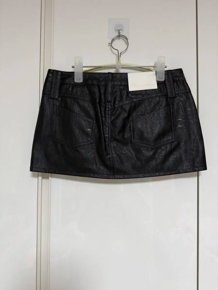 PAIN OR PLEASURE シエルロ ミニスカート