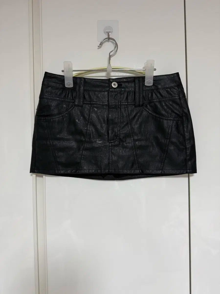 PAIN OR PLEASURE シエルロ ミニスカート