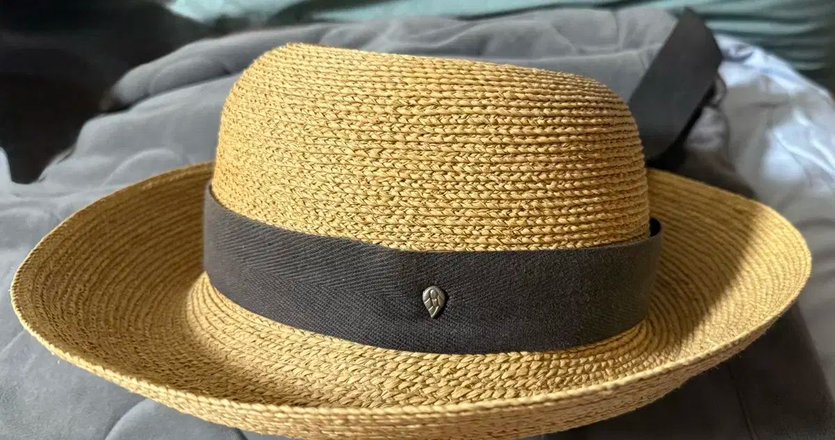 ヘレンカミンスキー ラフィア 帽子