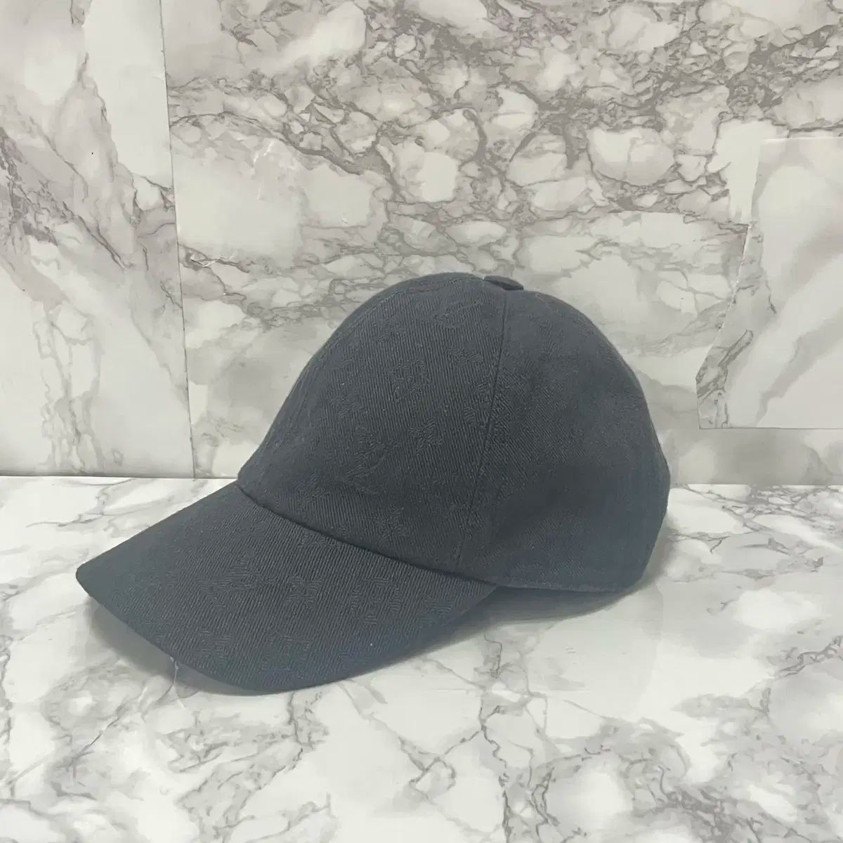 OS ルイヴィトン モノグラム エッセンシャルズ ベースボールキャップ M 76584