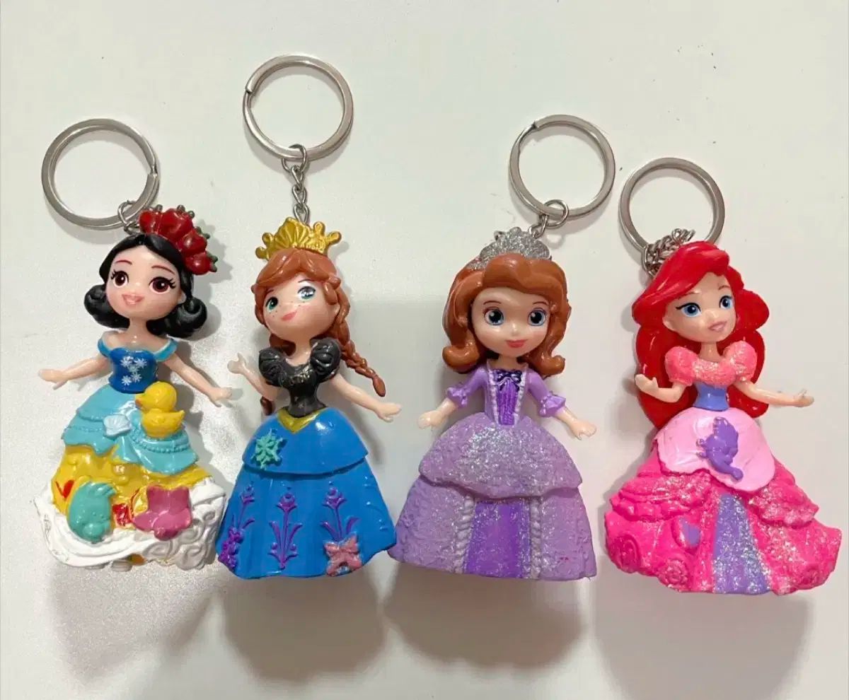 上海ディズニーランド ディズニー プリンセス ぬいぐるみ キーホルダー 4種