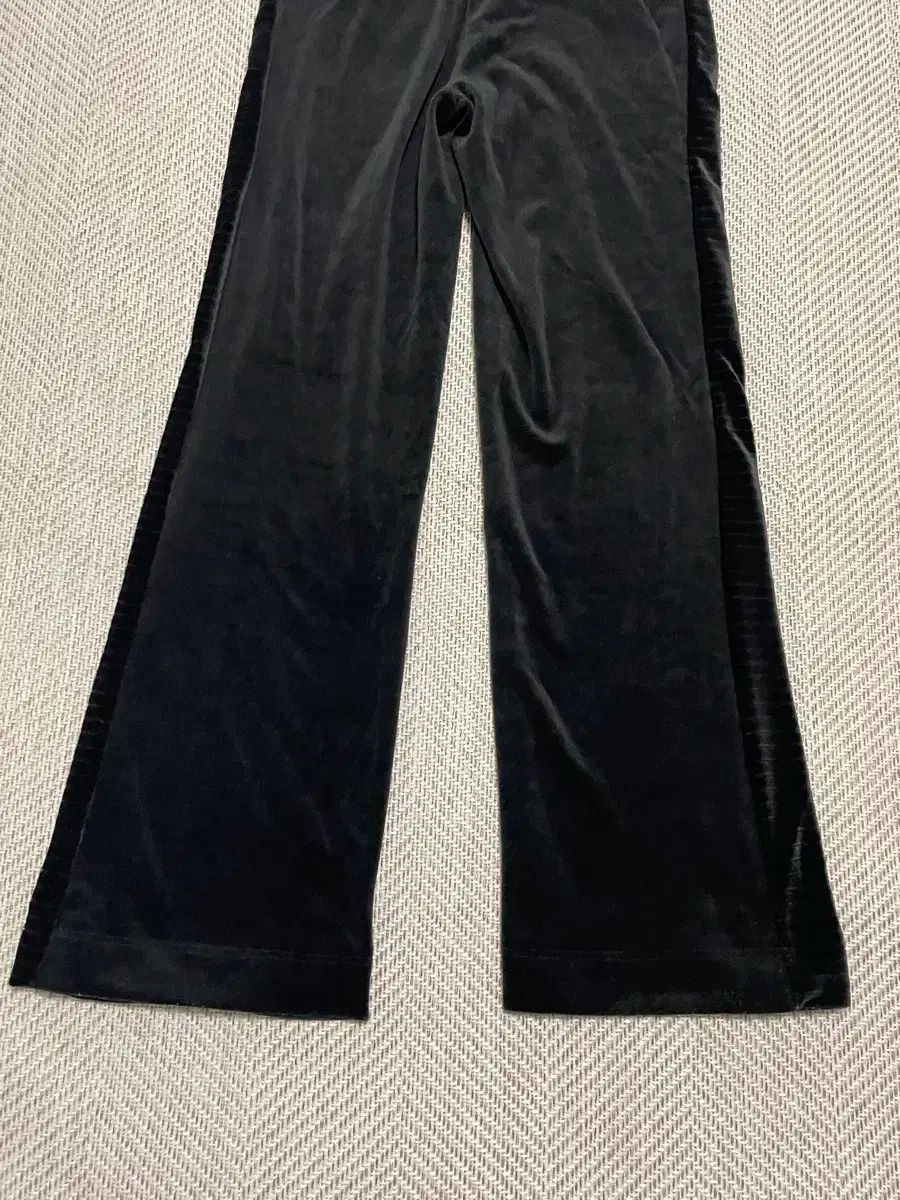 ベロア ツアーベルベット