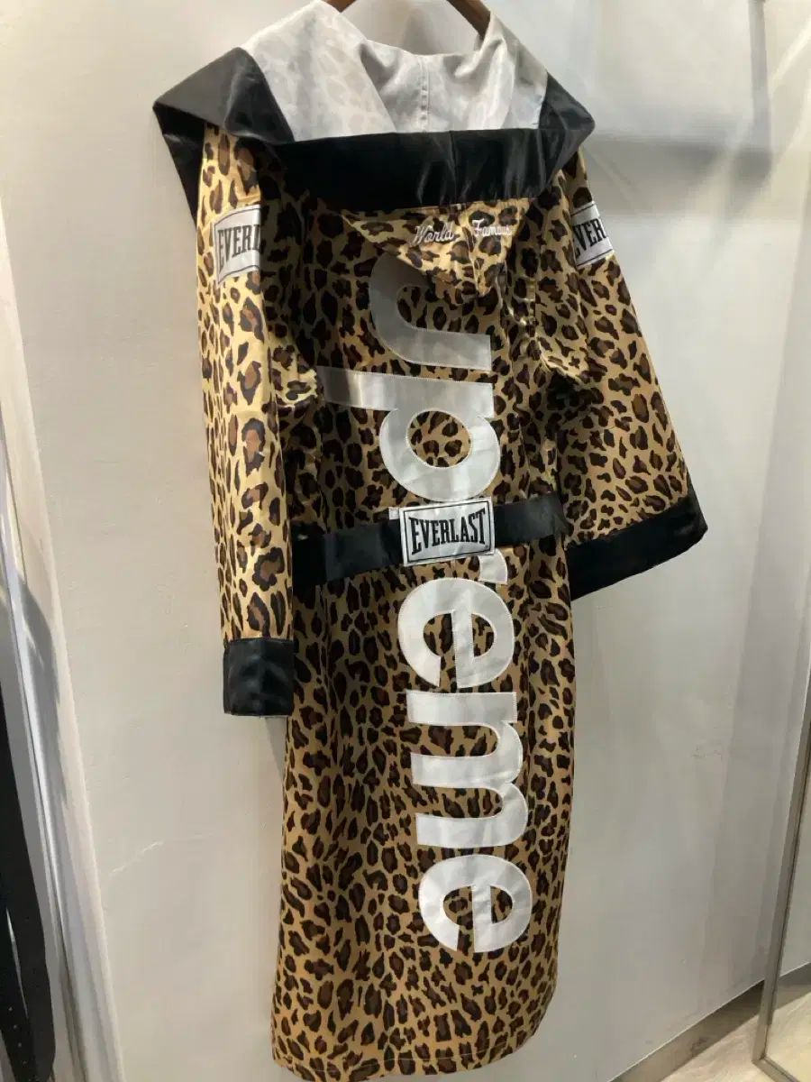 Supreme EVERLAST エバーラスト ヒョウ柄 レオパード ボクシング ガウン