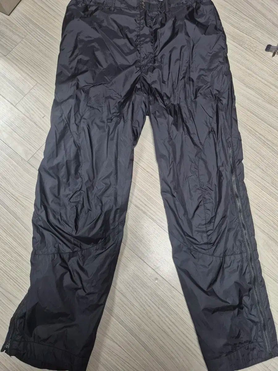 UNAFFECTED ナイロン パンツ Lサイズ