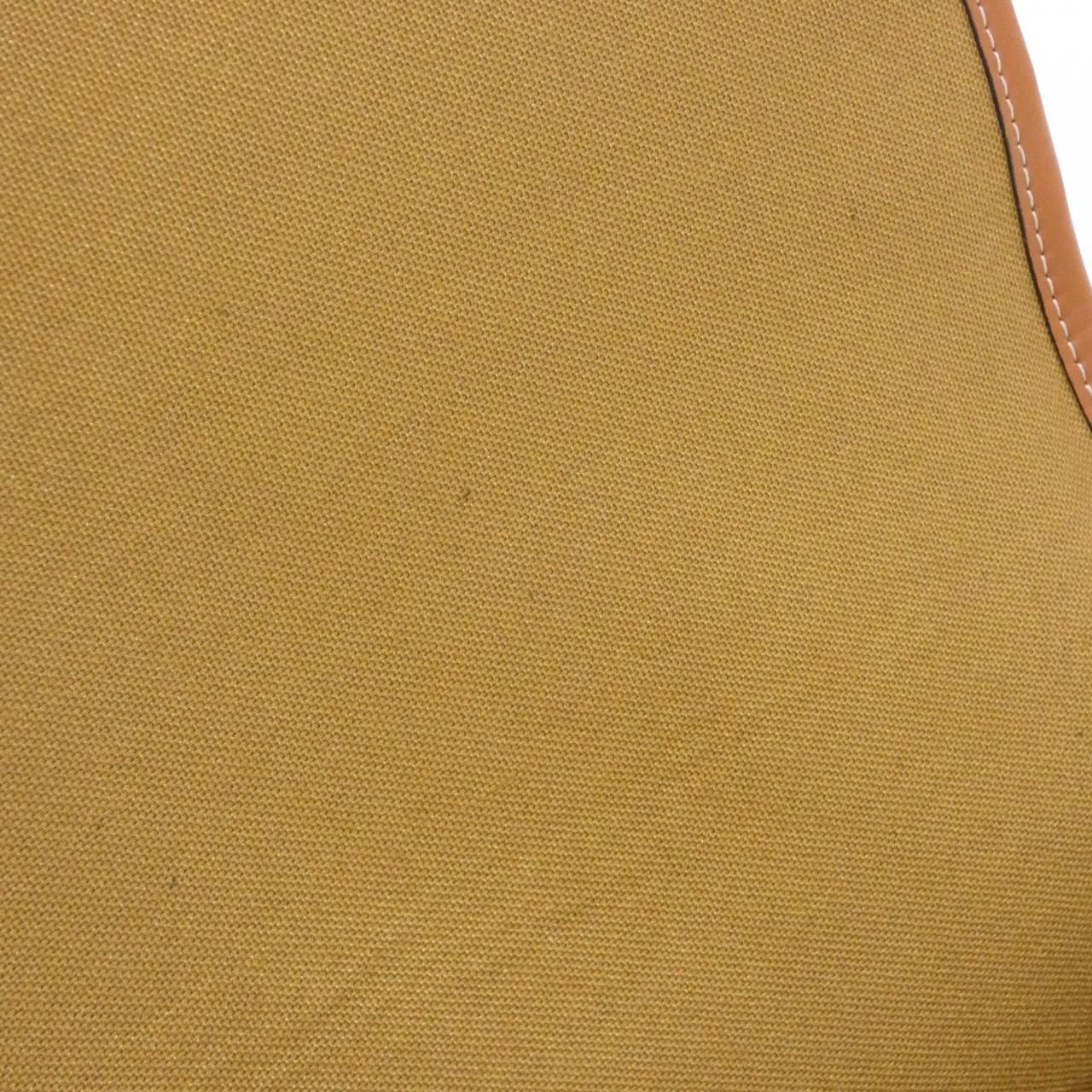 セリーヌ フォルコ