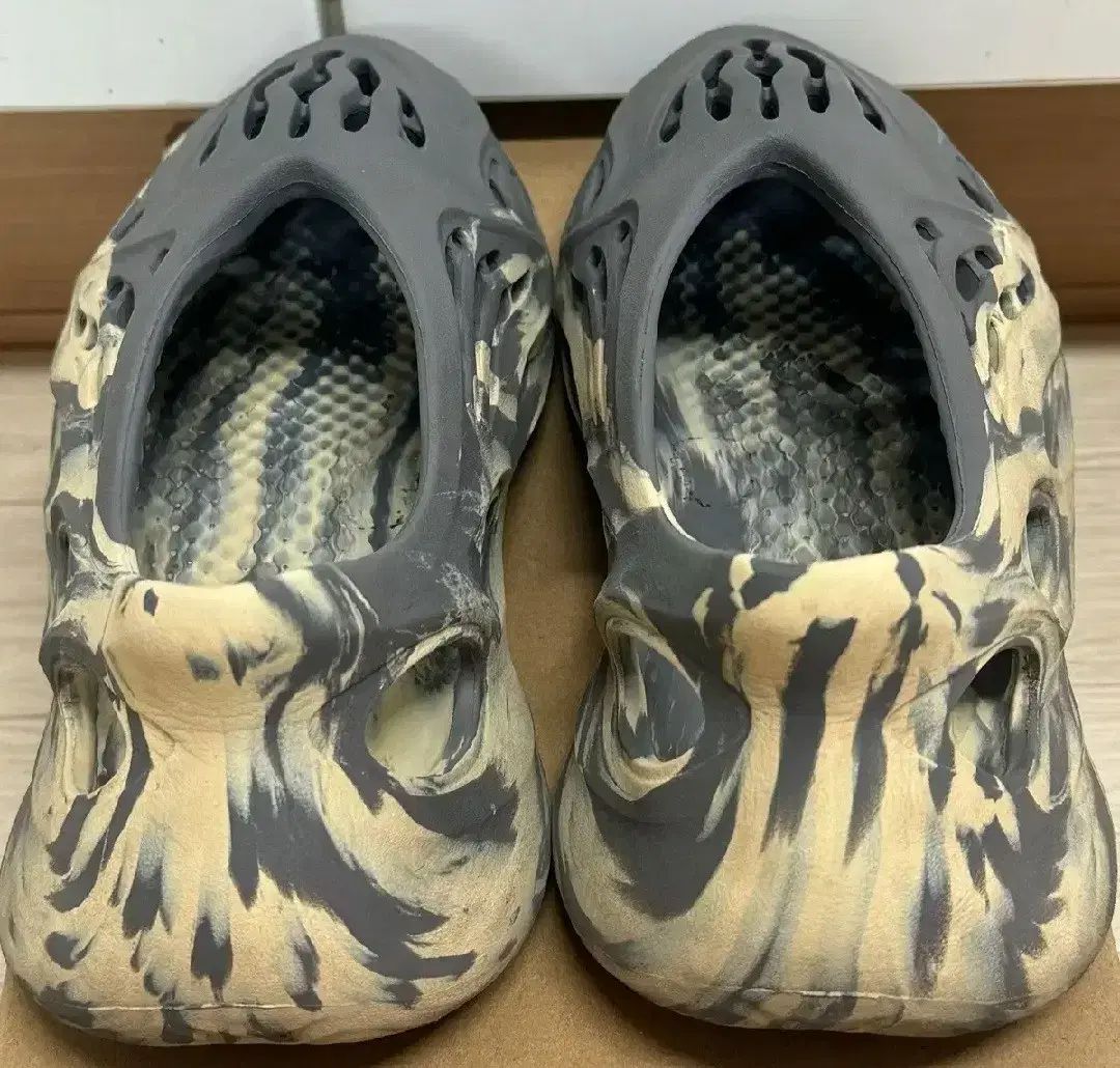 フォームランナー ムーン