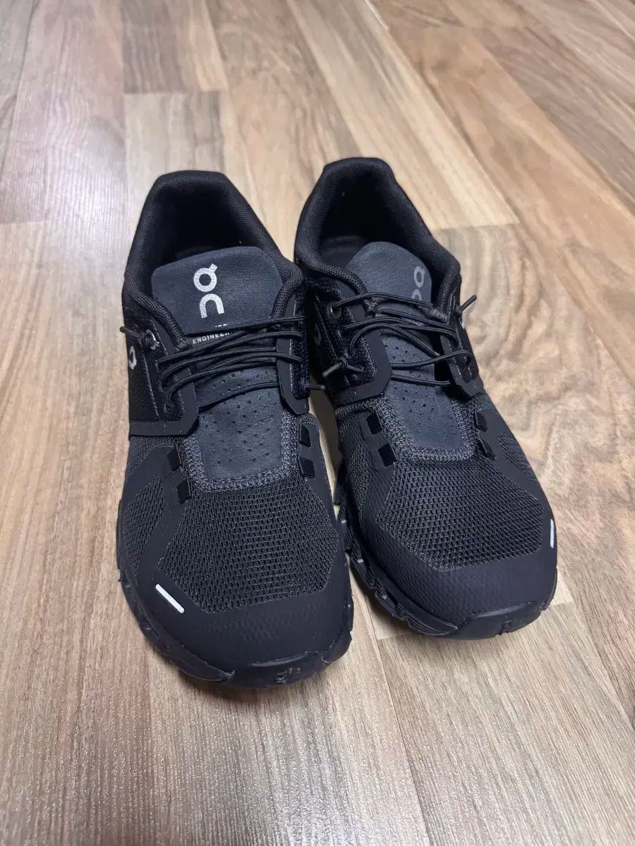 単ランニング クラウド5 オール ブラック 38 5W 245