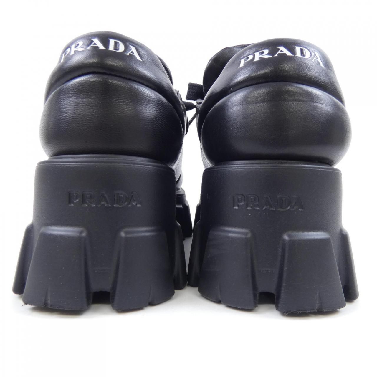 PRADA モノリス
