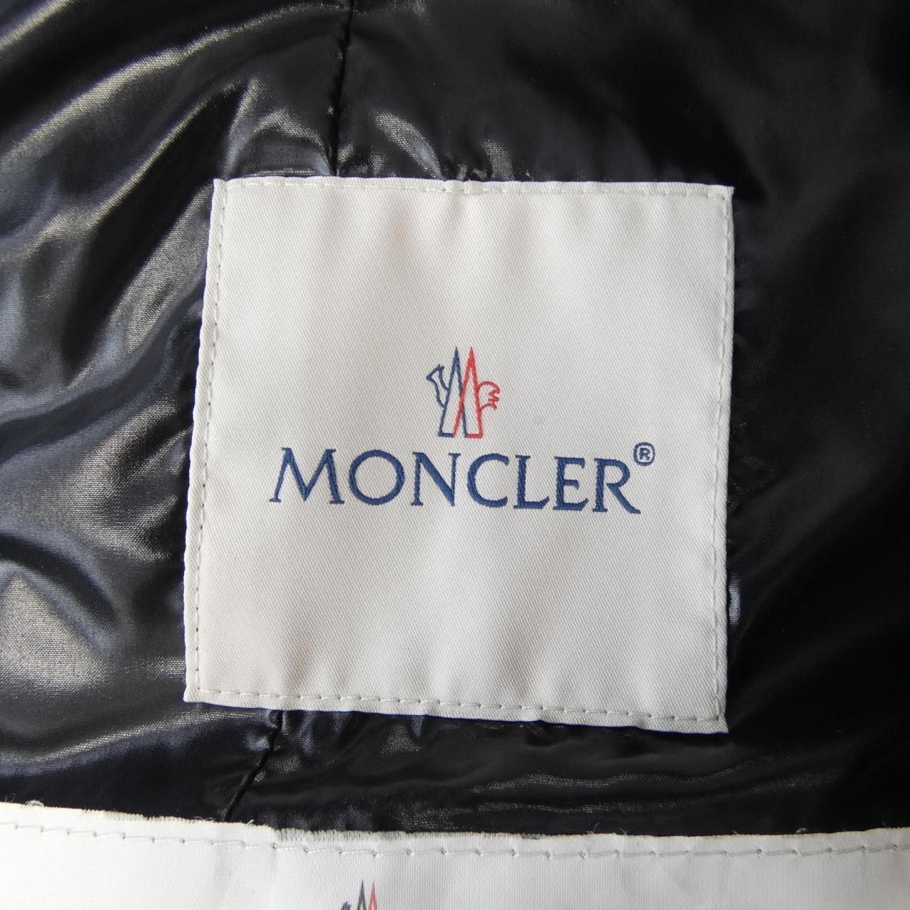 ダウンジャケット