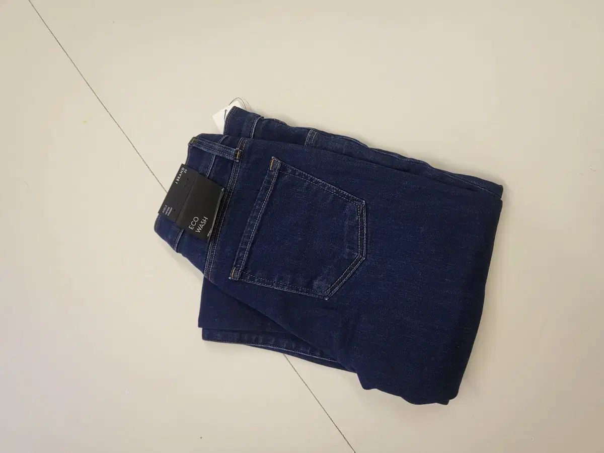 J Brand ジェイブランド ストレート デニム 25 DECORATOM_COM_BR