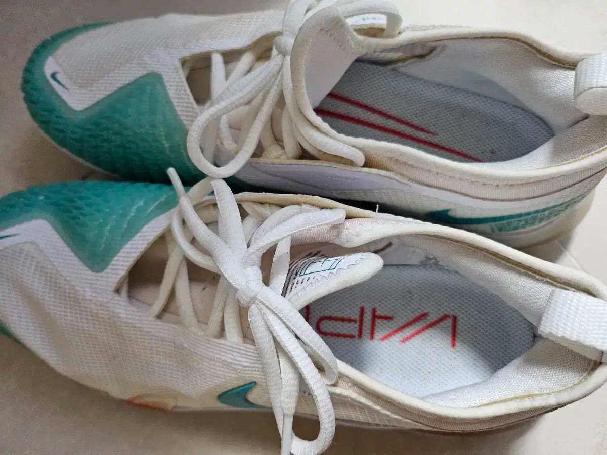 ヴェイパー テニスシューズ