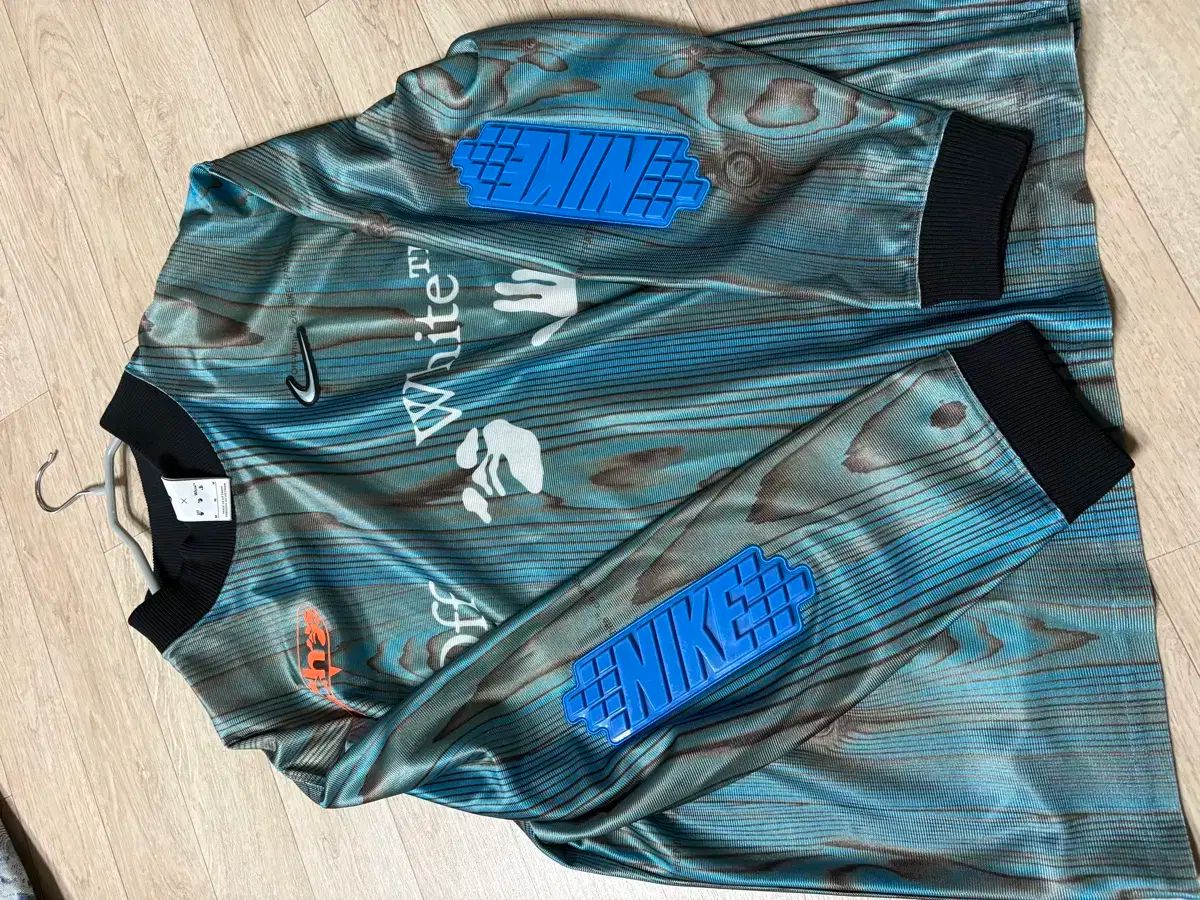 M ナイキ オフホワイト NRG 長袖 ブルー