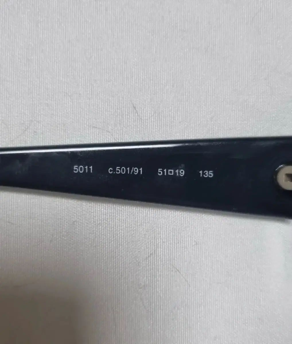 ブラック サングラス