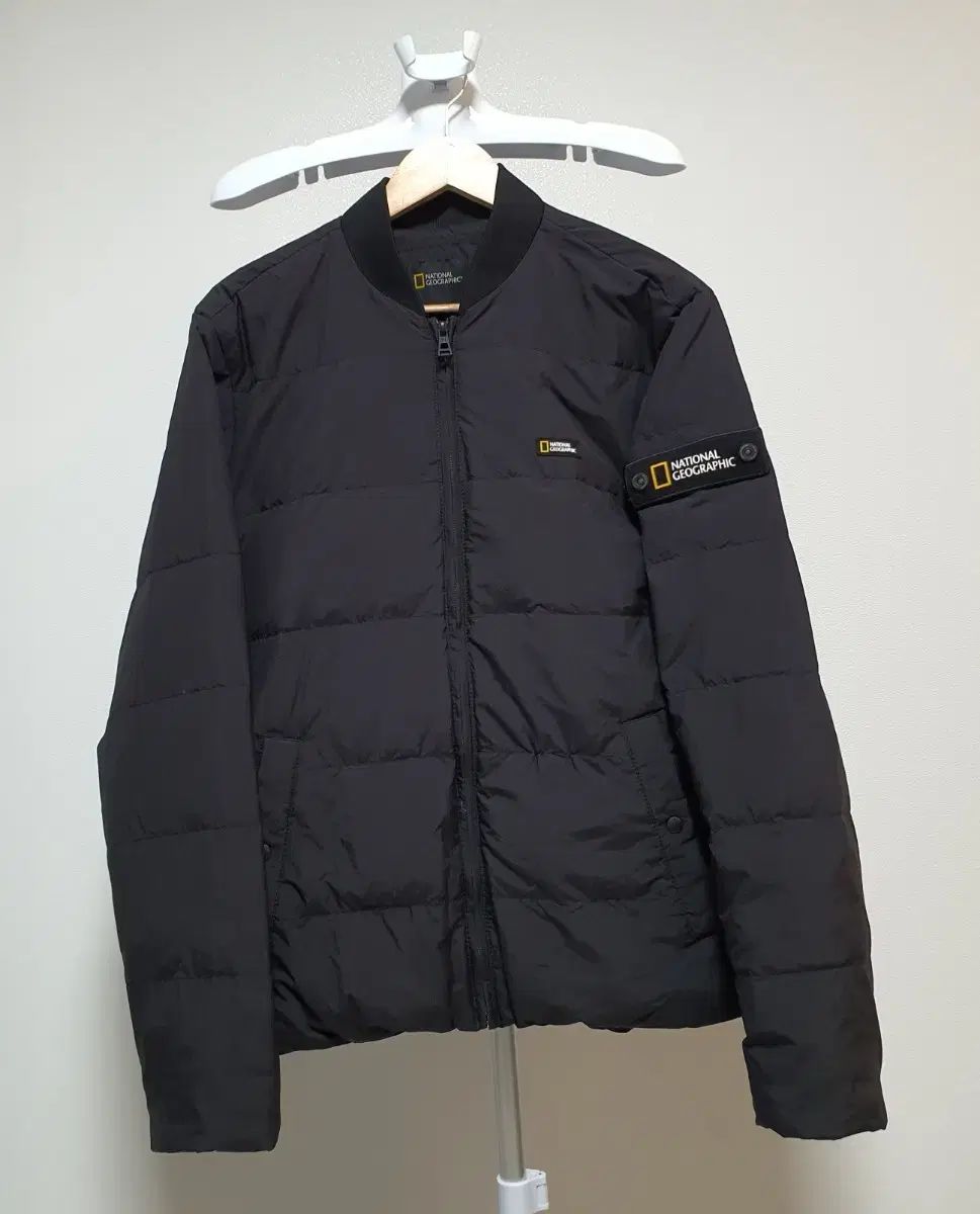 ナショナルジオグラフィック 新モデルデザイン 軽量グースダウン 100サイズ ブラック