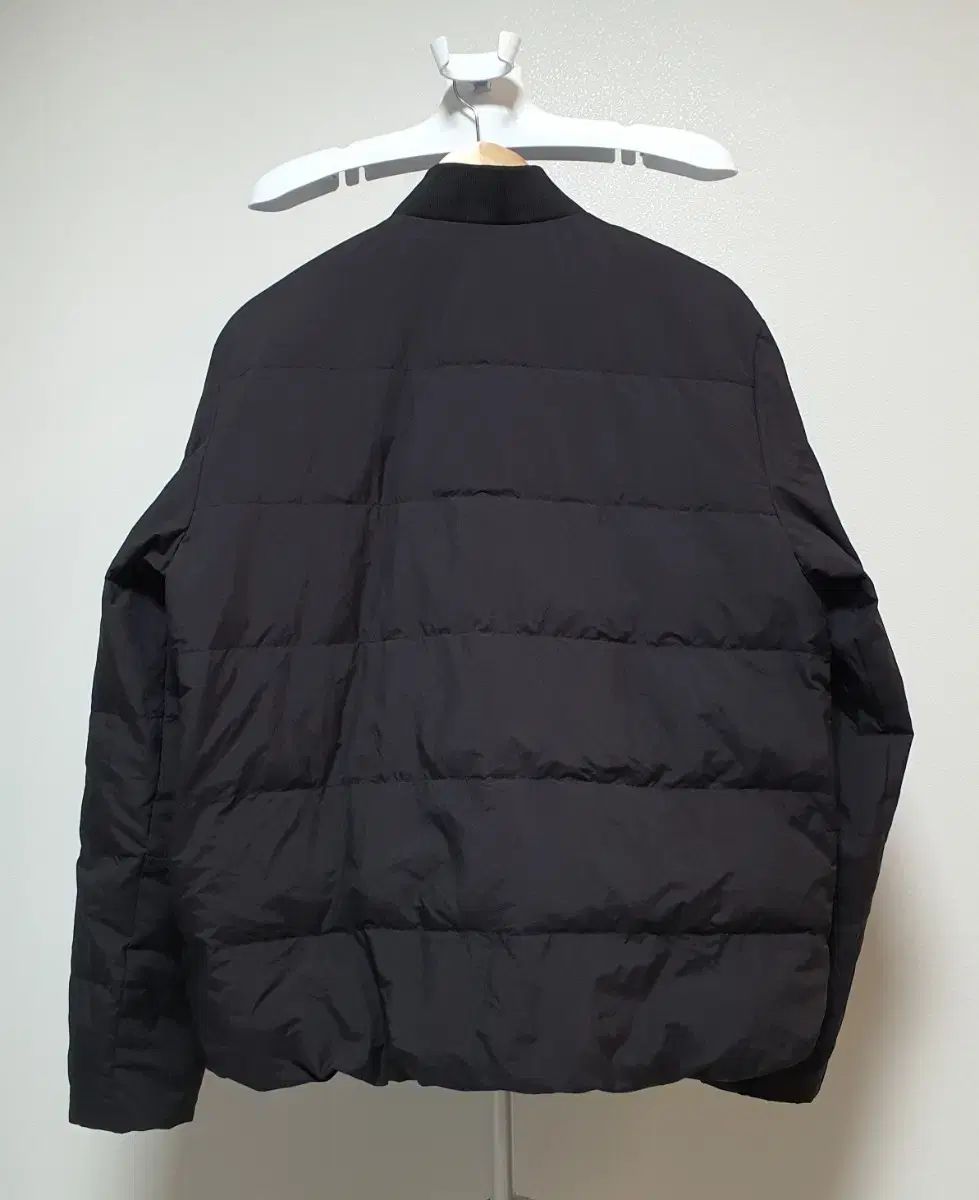 ナショナルジオグラフィック 新モデルデザイン 軽量グースダウン 100サイズ ブラック KANDAIZUMI_COM