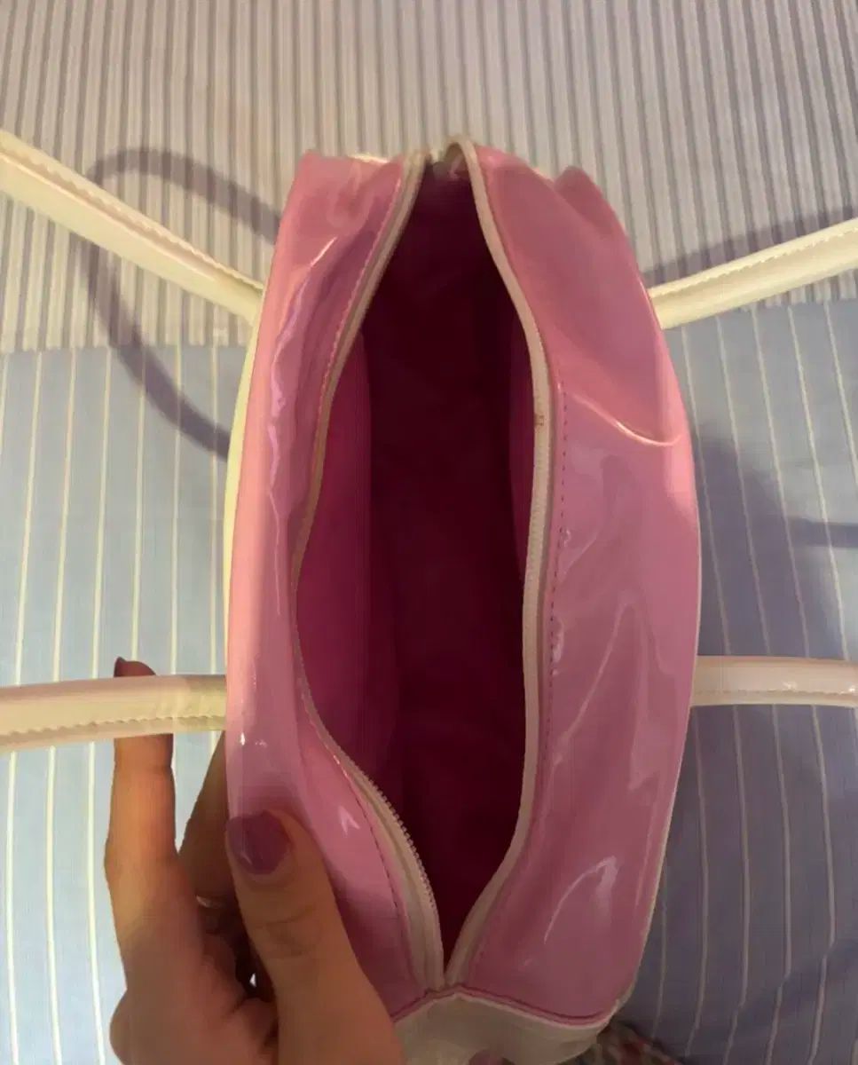 スピンスタニングキティバッグ 韓国 未リリース モデル hello kitty